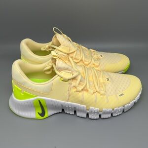Nike Free Metcon 5 Cross-Training Shoes DV3950-800 Men's Sz 10 Women's Sz‎ 11.5